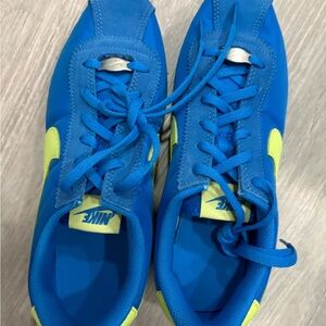 Nike Kids Sneakers in Blue and Neon Yellow AT-2/2